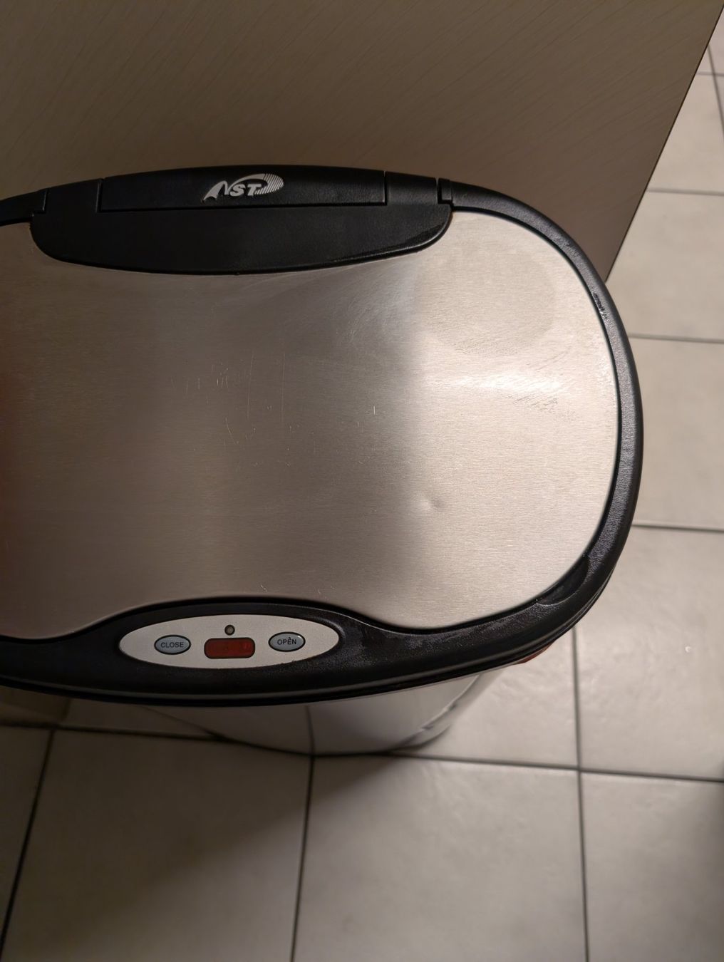 Abfalleimer: Mülleimer mit Sensor – Gebraucht aus fällanden von dav_s7zg 1