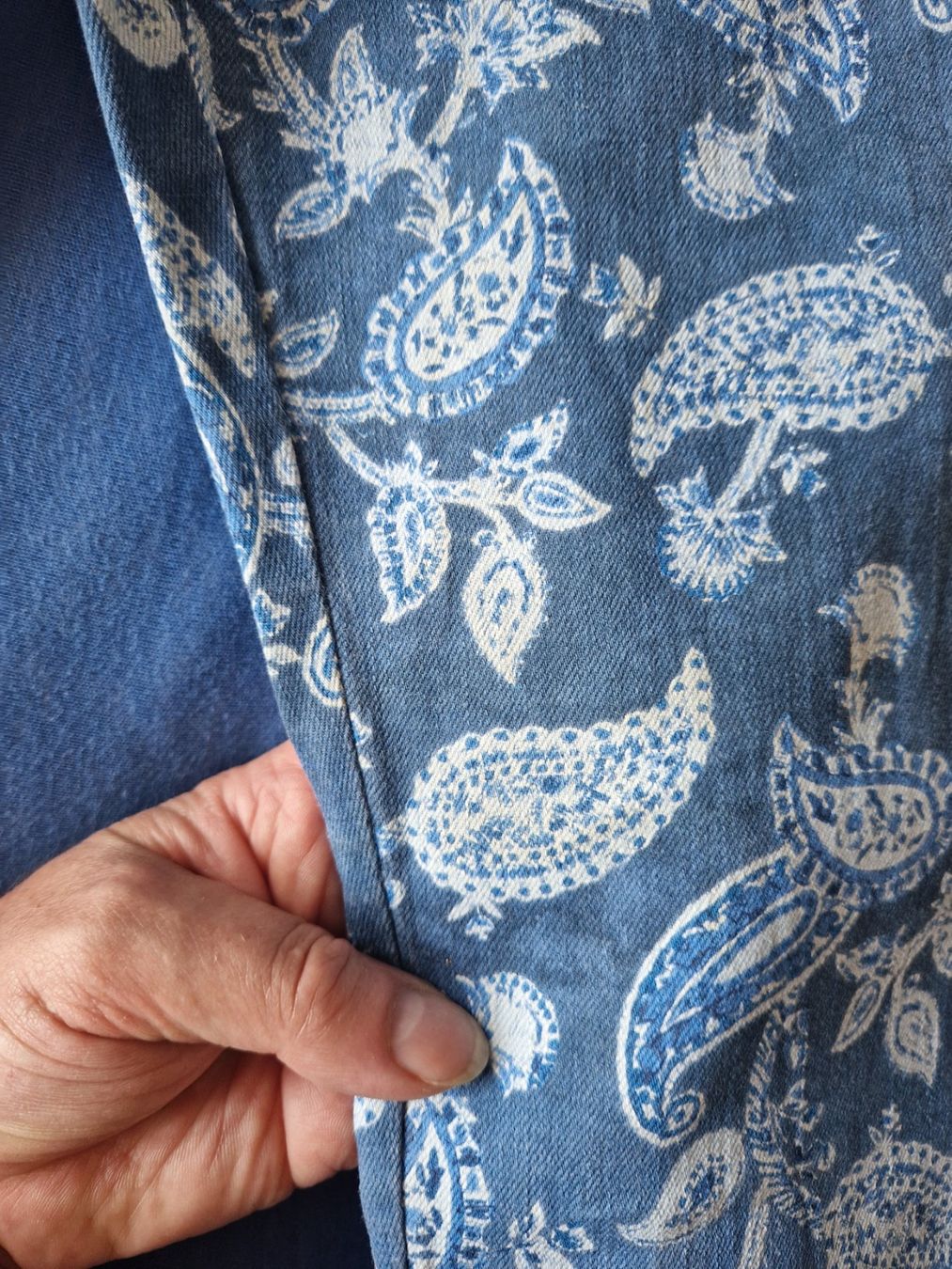 Pantaloni: 3/4 Jeans gemustert Grösse 46 – Usato da Reinach AG venduto da Goytan 4