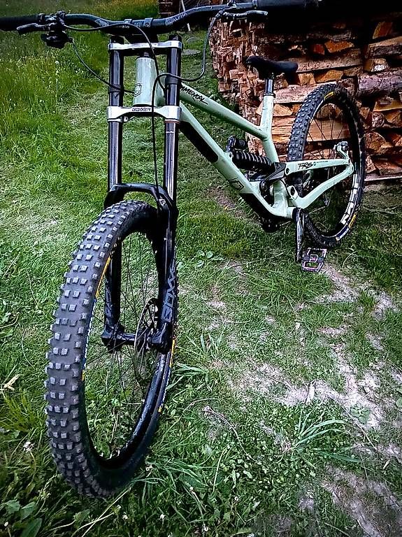 Commencal Vélos: DH Commencal – D'occasion à Vollèges par Bod73 3