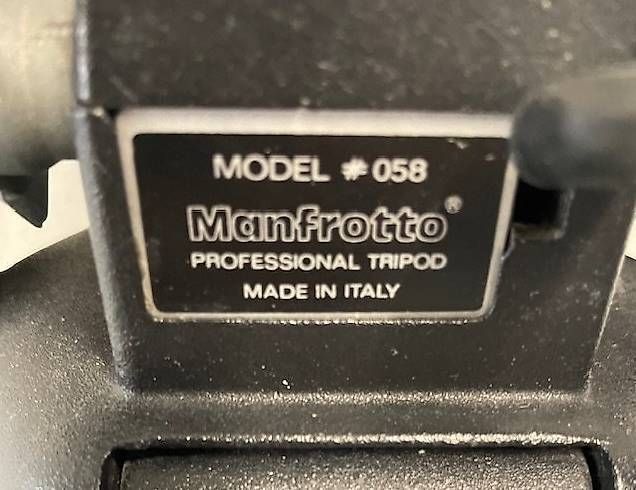 Manfrotto Treppiedi & Teste: Manfrotto Professional Tripod Stativ Art. 058 – Usato da Waedenswil venduto da paimai 2