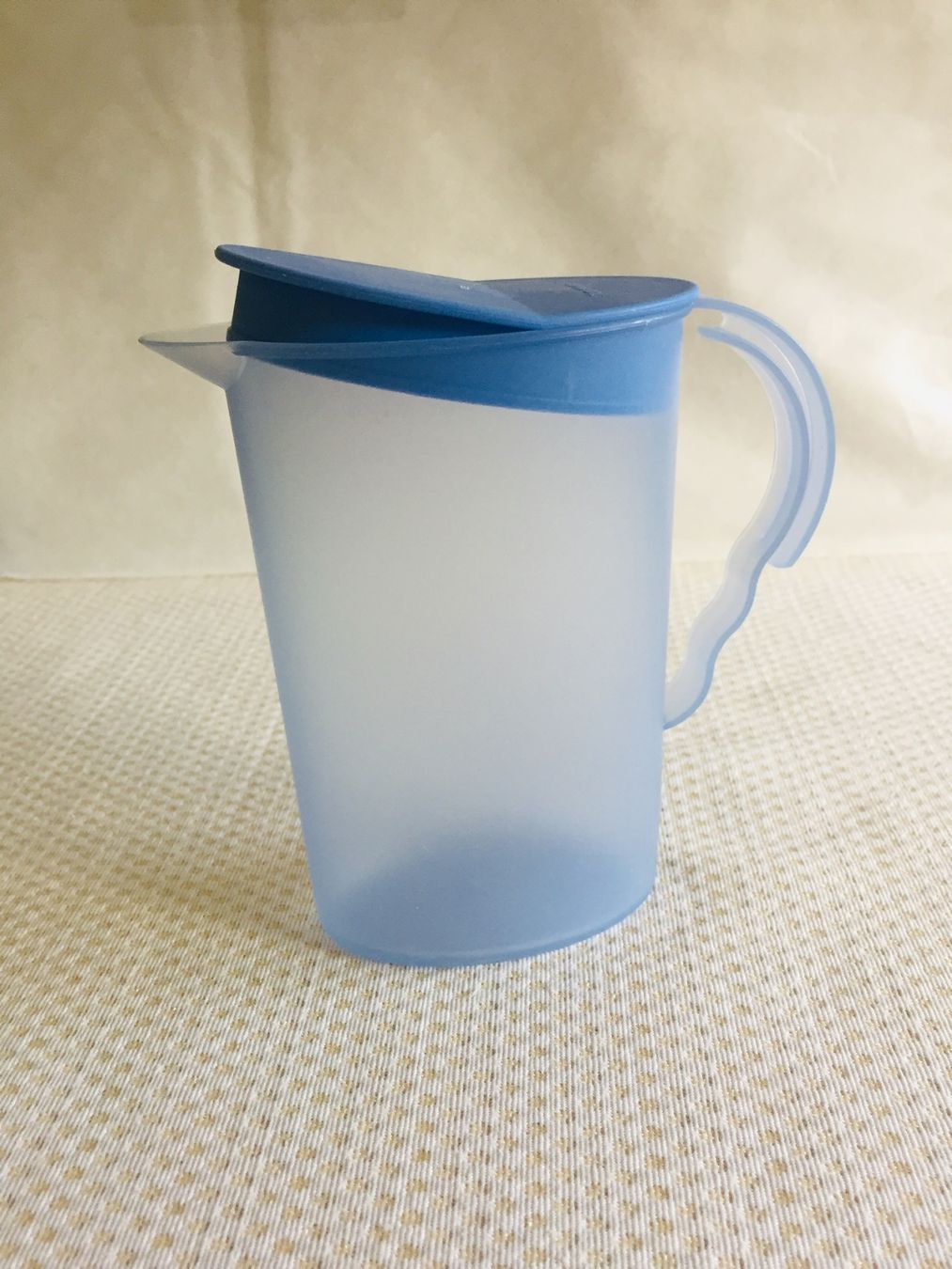 Tupperware Behälter & Ähnliches: Tupperware - crémier - 300ml – Gebraucht aus Sion von accroshoes