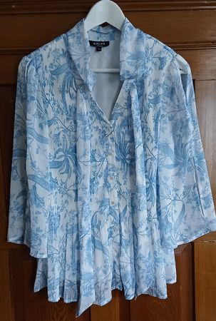 Bluse Kriss Sweden blau weiss Muster Grösse M neuwertig
