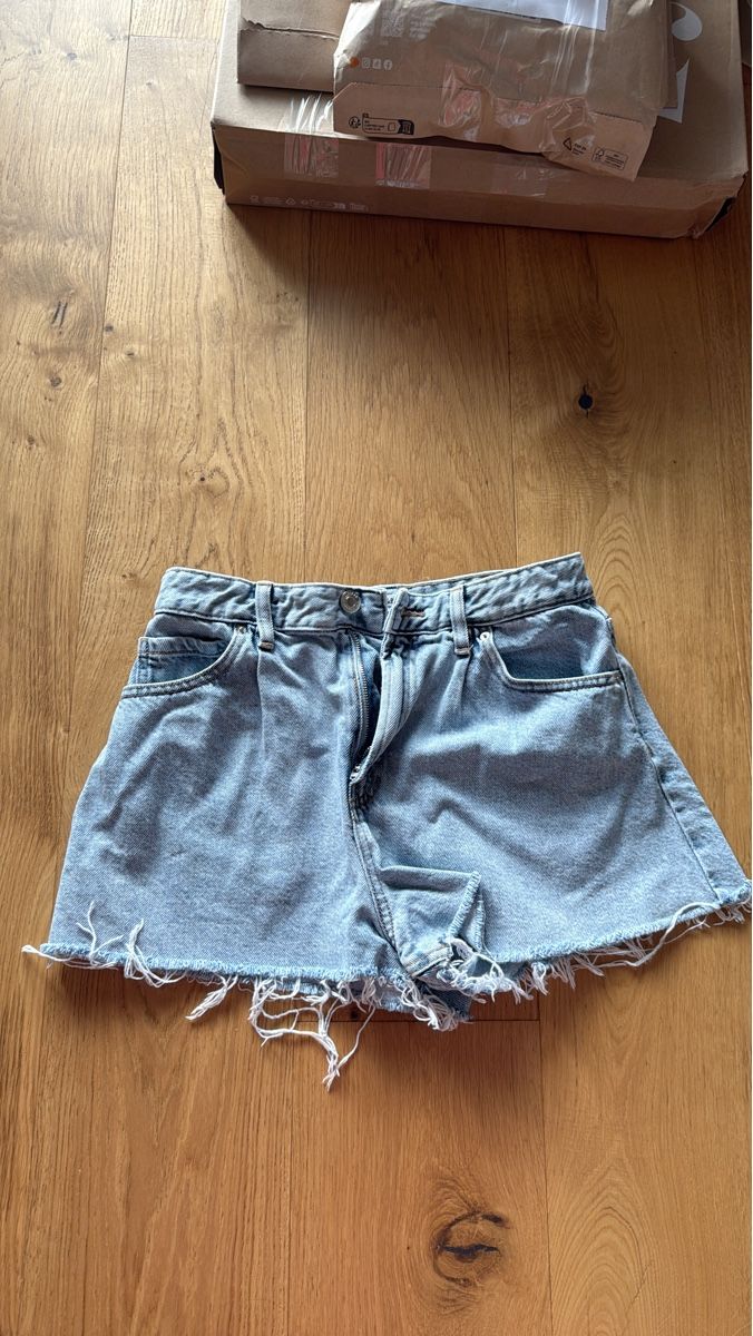 Pull&Bear Jeans: Pull and bear Denim Shorts - Size 38 – Nuovo (secondo la descrizione) da St-Gingolph venduto da Ynatka