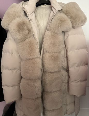 Manteau doudoune beige avec fourrure état comme neuf