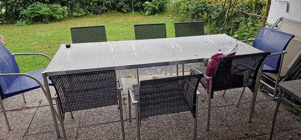 Tables: Garten/oder Innen - Unzerstörbares Material  – D'occasion à Uerikon par Xela55