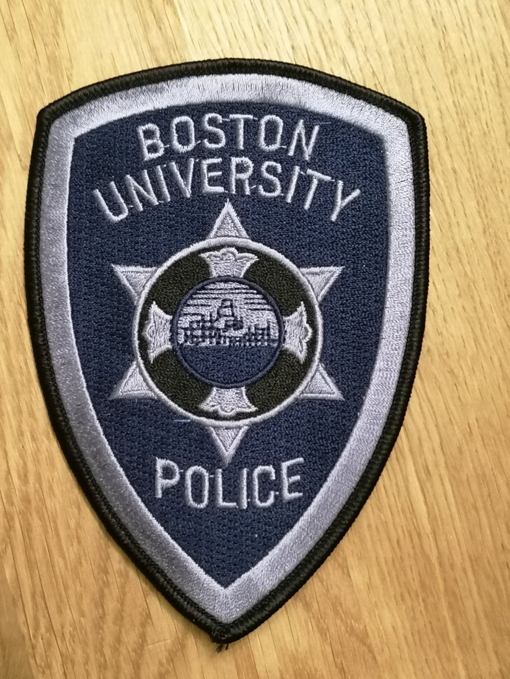Toppe: Police Boston University - Patch / Aufnäher – Nuovo (secondo la descrizione) da Basel venduto da vintagecollector