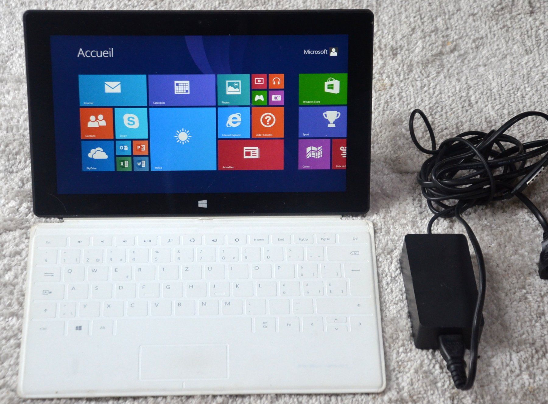 Microsoft Tablet PC: Microsoft Surface RT 1516 64 GB – Gebraucht aus Collonges von arashee