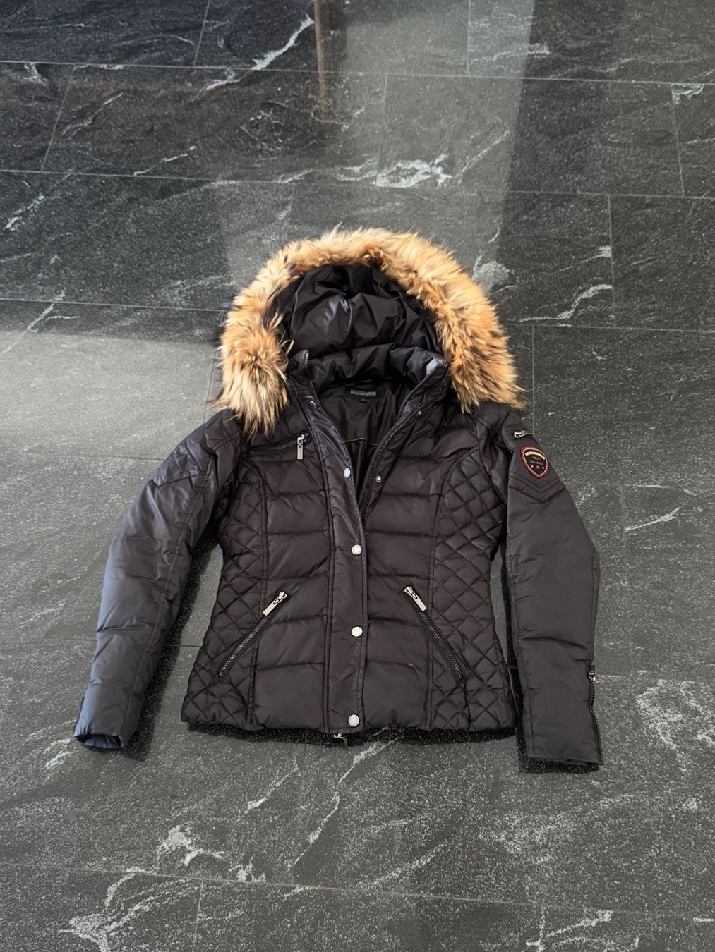 Jacken: Rock and Blue Down Jacket, Swedish design, fitted – Neu (gemäss Beschreibung) aus Zug von ccd_zh69