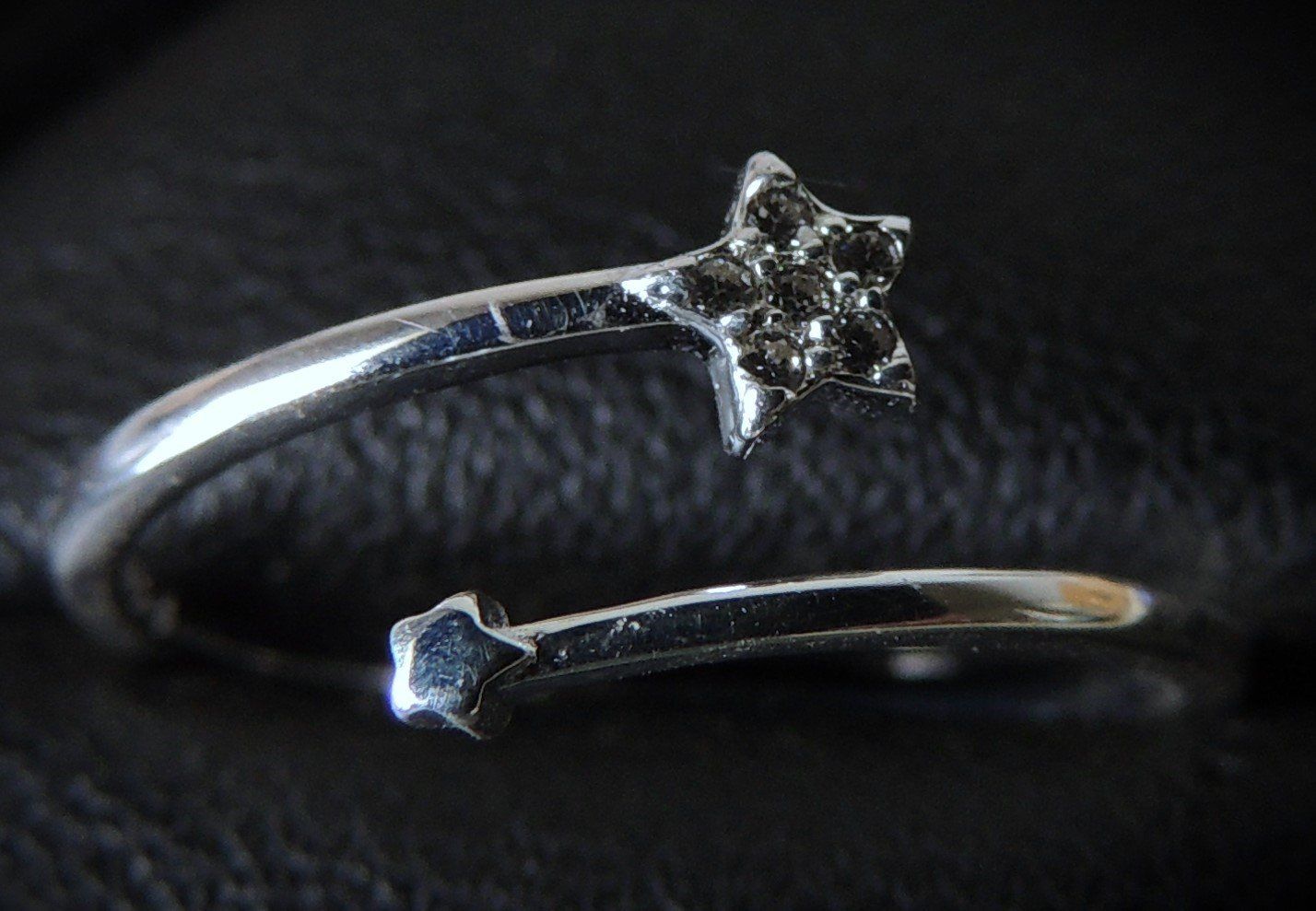 Anelli: Silber 925 Fingerring mit Zirkonia – Nuovo e nell'imballaggio originale da Waldenburg venduto da schaller707 1