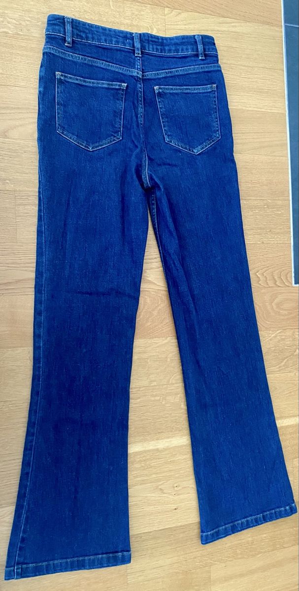 Gérard Darel Jeans: Gerard Darel jeans flare taille 36 – D'occasion à Lausanne par Vracorama 1