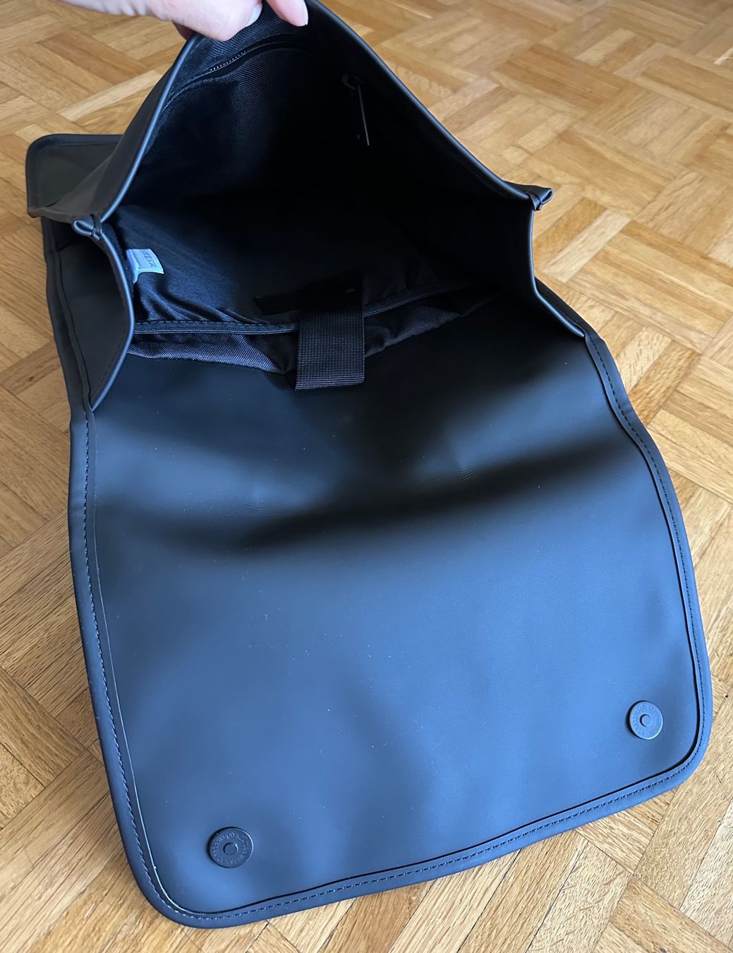 Rains Zaini: Laptoprucksack – Nuovo (secondo la descrizione) da Thalwil venduto da ass_ykv5 3
