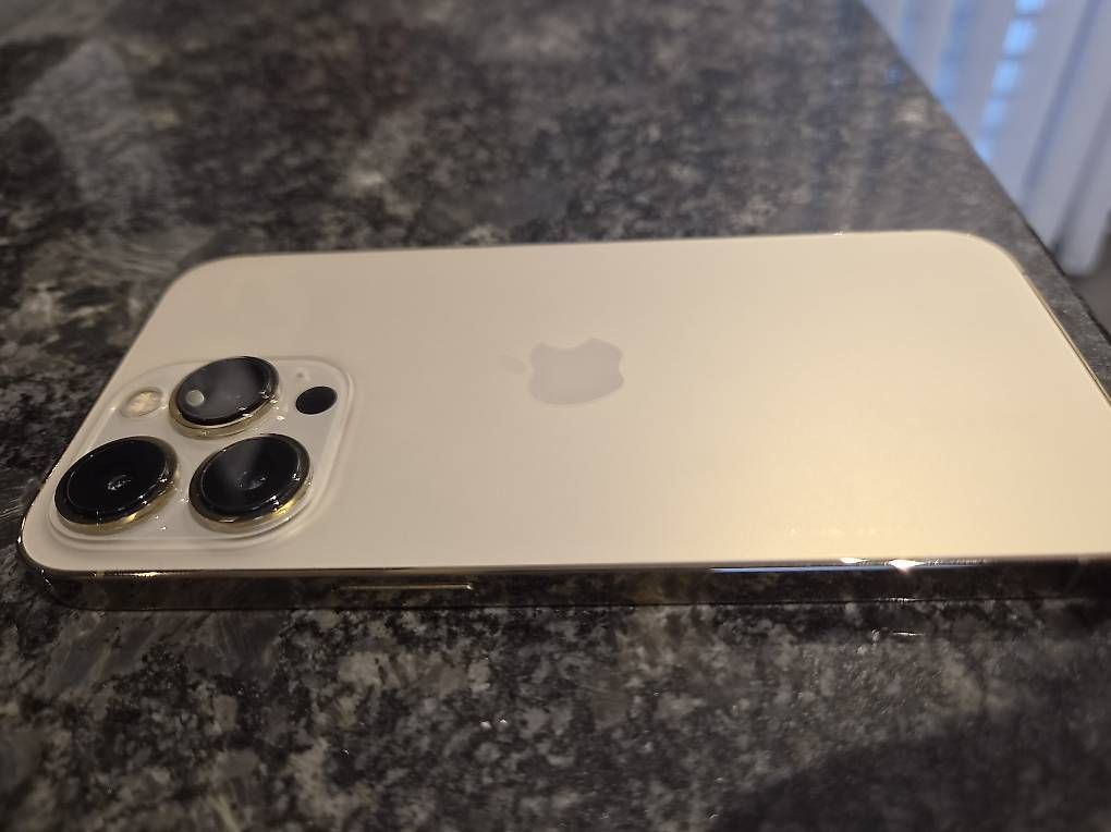 Apple Portables: Iphone 13pro – D'occasion à Sargans par Fejsal91 1