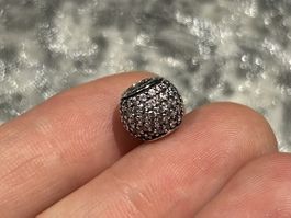 Pandora Charm mit Zirkonia-Pavé - zart, rosafarben 🩷