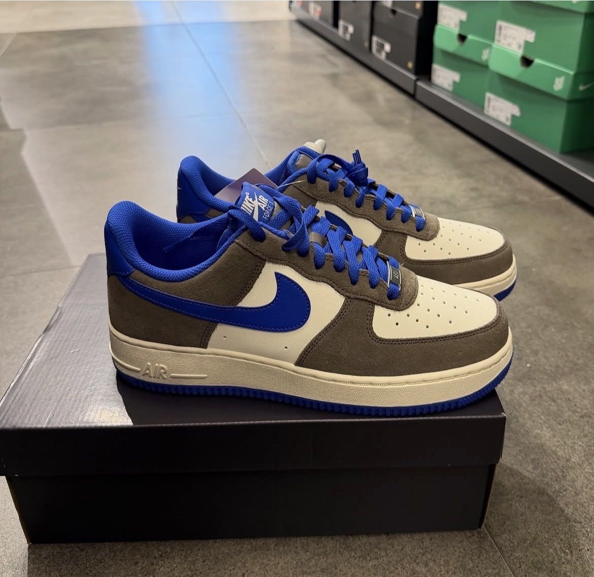 Nike Scarpe da uomo: Nike Air Force 1 '07 LV8 – Usato da Chiasso venduto da Pat_chuli