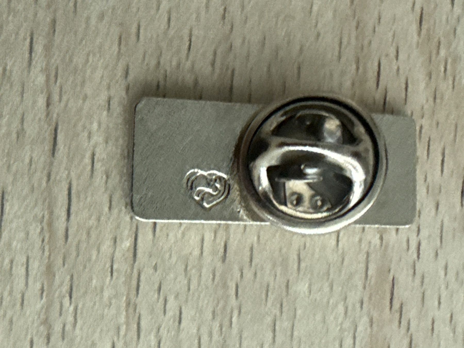 Placchette & Badge: Pin Technology for Tooling – Usato da Glattbrugg venduto da Schweigmatt 1