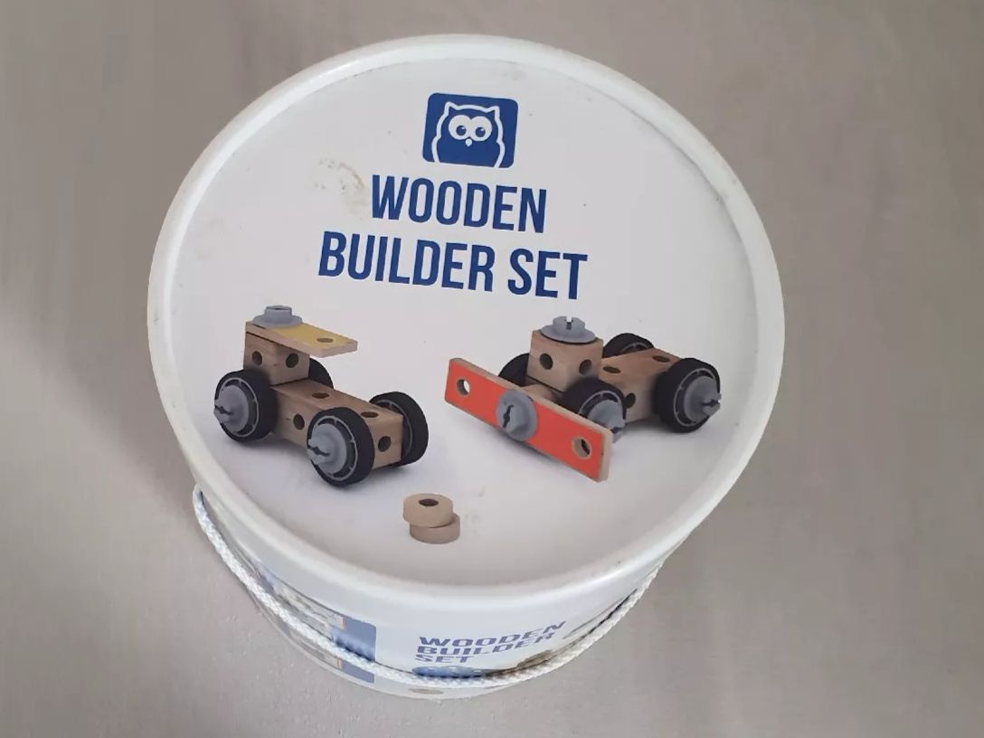 Giocattoli: COMPLETE WOODEN BUILDER SET – Usato da Zug venduto da Gemma.cardus