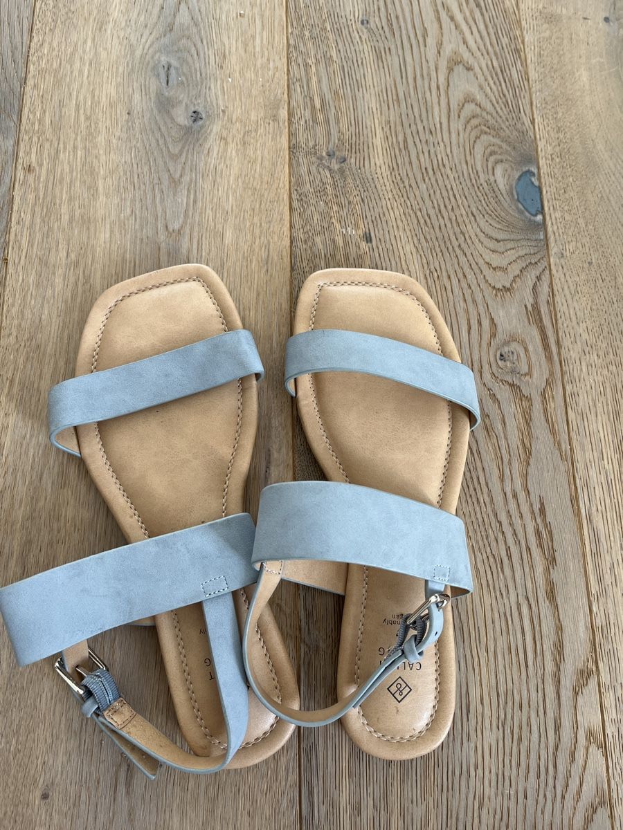 Damenschuhe: Vegane Sommer Sandale Gr.37 grau – Gebraucht aus Richterswil von ste_yzq7