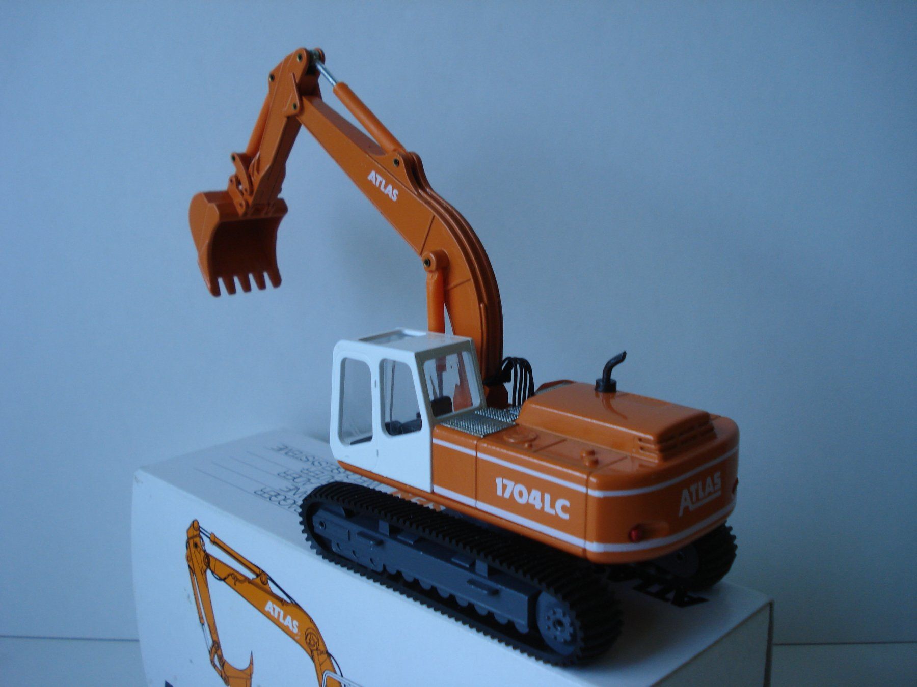 Conrad Kits de montage: ATLAS 1704 LC Raupenbagger – Neuf (Voir description) à Mitlödi par worker04 2