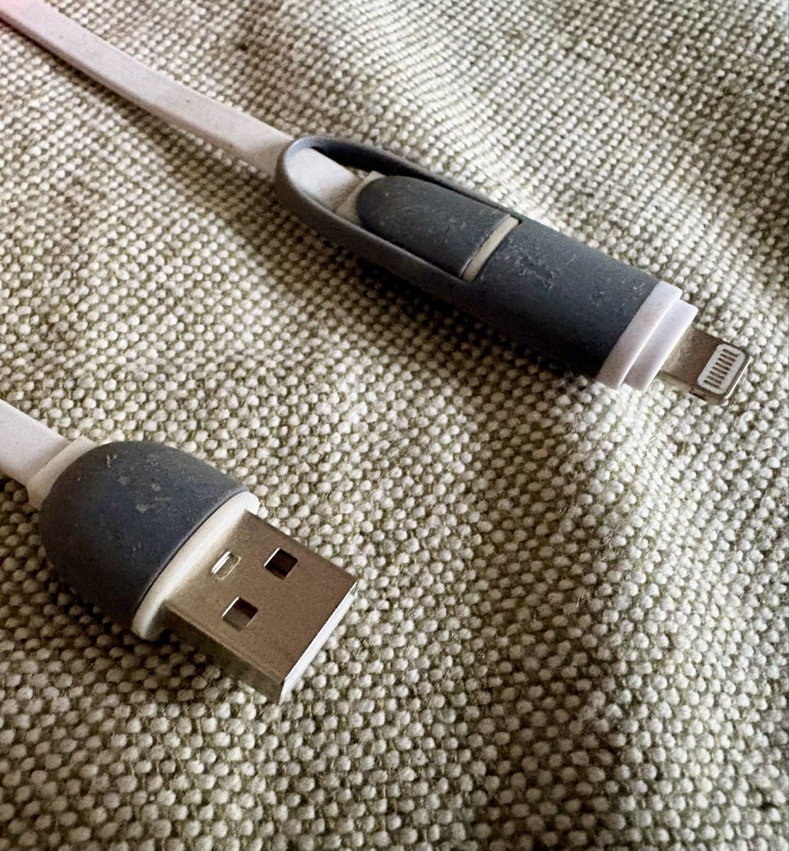 Cavi: iPhone Ladekabel  – Usato da Balsthal venduto da hammer008 1