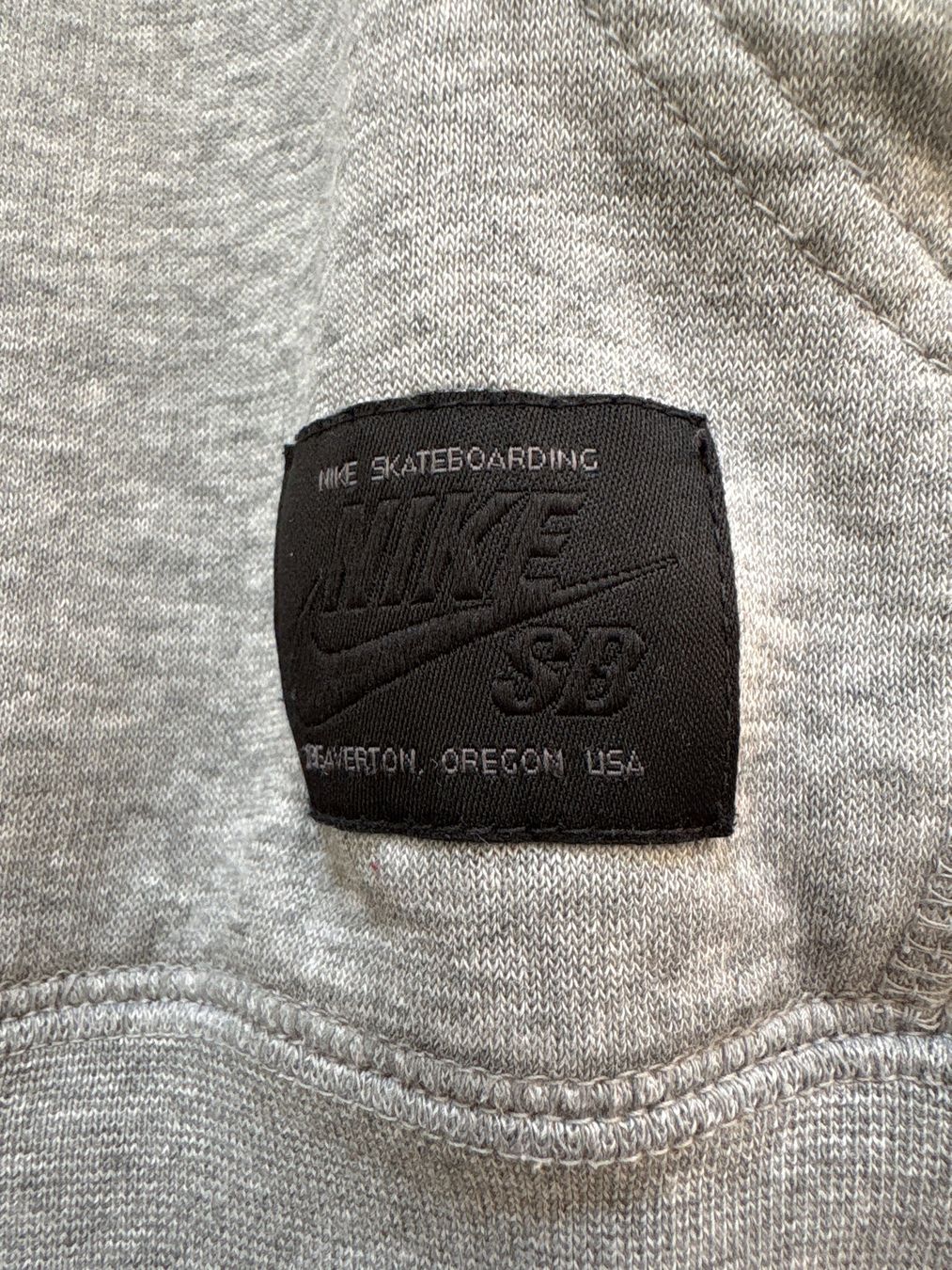 Nike Maglioni & Felpe: Nike SB Hoodie - grau Gr. M – Nuovo (secondo la descrizione) da Richterswil venduto da ZueriLake2 1