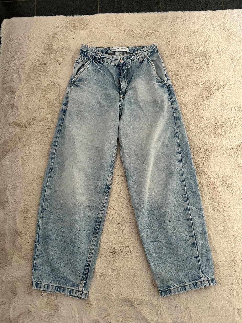 Bershka Jeans: Bershka Jeans Grösse 34 – Usato da Zizers venduto da Neka19