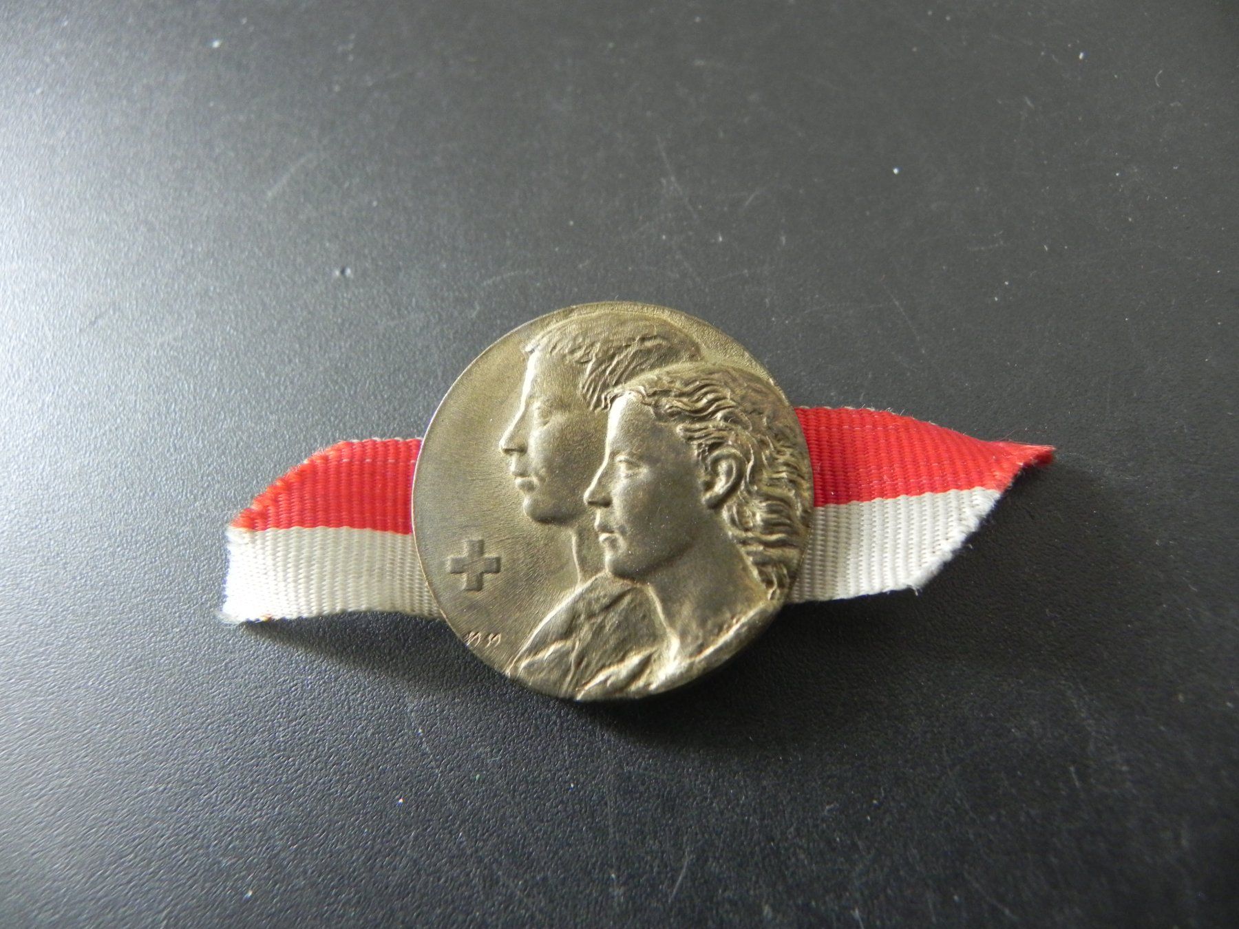 Broches & Aiguilles: Abzeichen 1. August 1949 – D'occasion à Biel/Bienne par Gogolozi