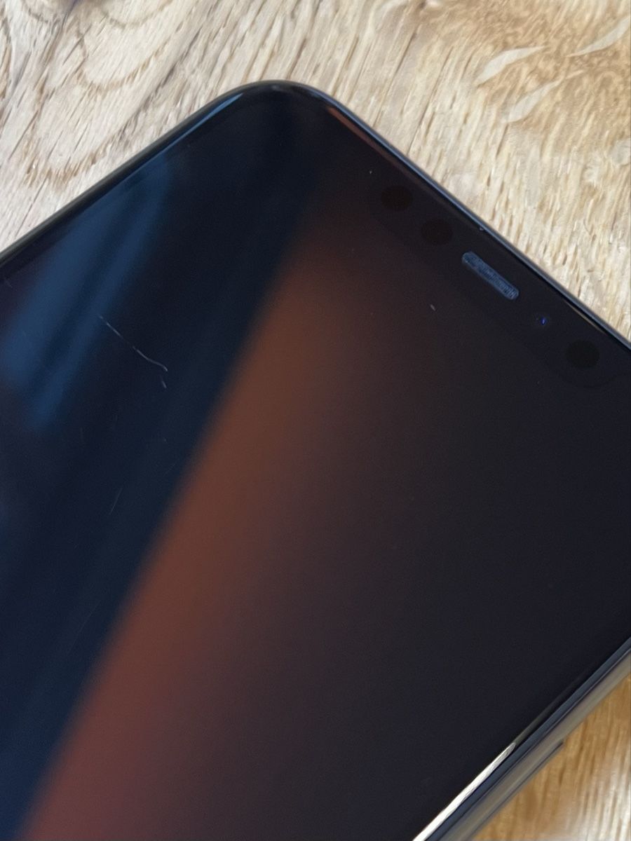 Apple Portables: iPhone 11 Pro Max 256 GB anthrazit – D'occasion à Meisterschwanden par Halictus-S 2