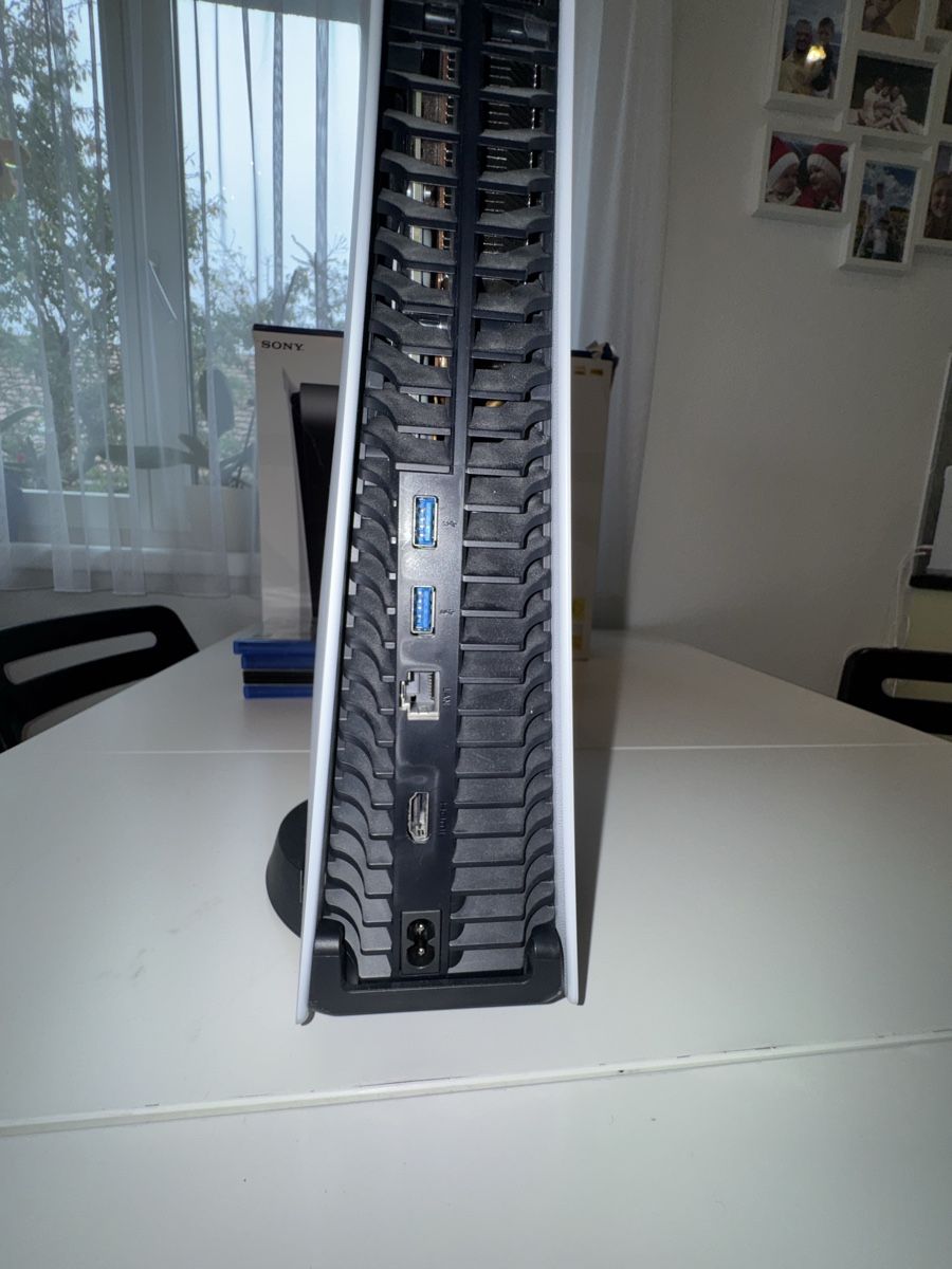 Sony Konsolen: Sony PlayStation 5 white console, disc edition. – Gebraucht aus Bülach von VM8392X 3