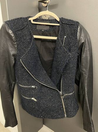 Maje Bouclé-Jacke mit Echt-Lederärmeln, Grösse EU36