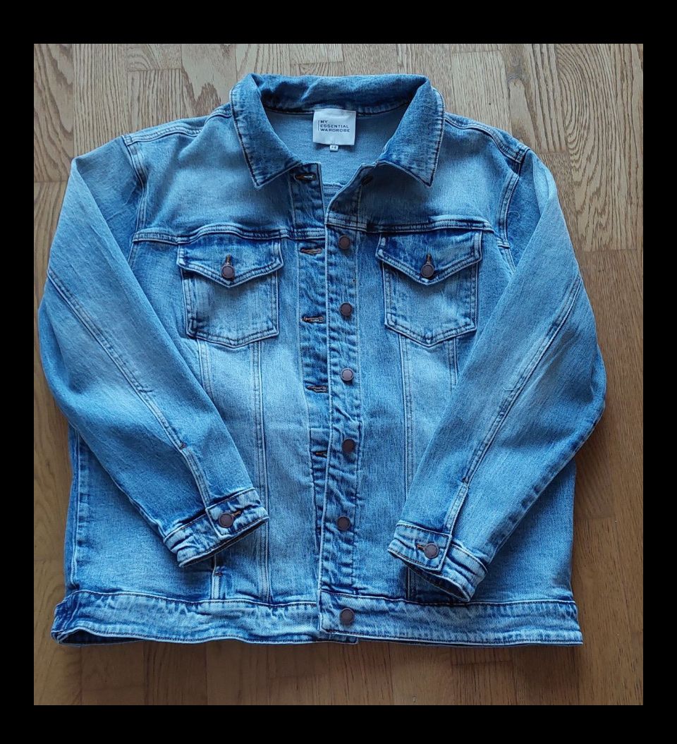 Giacche: Essential Jacket – Nuovo (secondo la descrizione) da Wallisellen venduto da Chatswood_8hwh