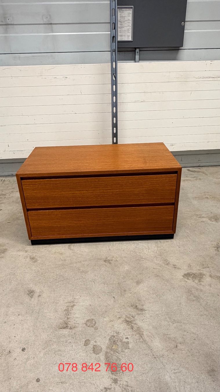Cassettiere: Commode vintage en teck année 70 – Usato da Biel/Bienne venduto da pvintage