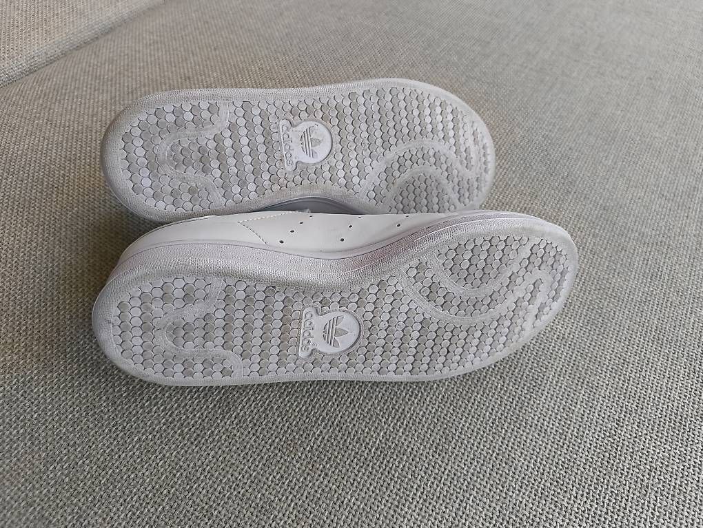 Damenschuhe: Adidas Sneakers mint Gr. 38 – Gebraucht aus Nänikon von Manta87 1