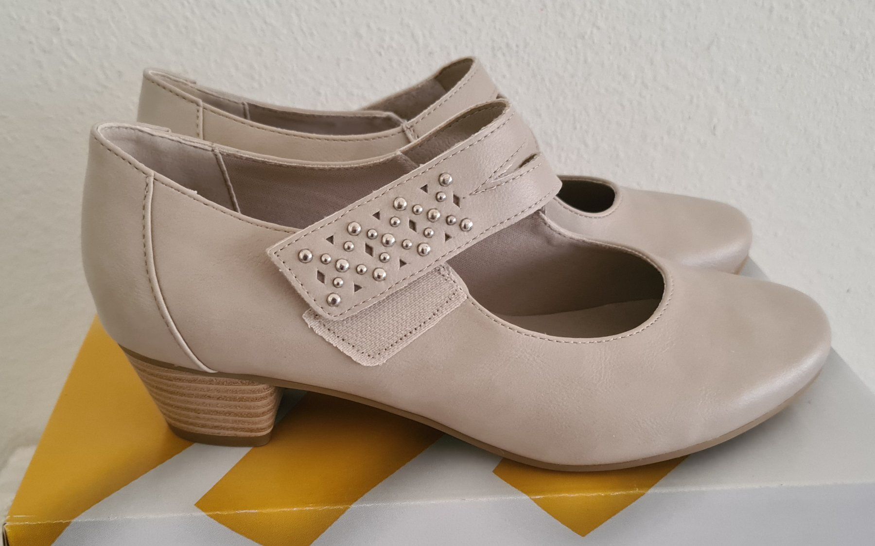 Damenschuhe: Pumps beige Grösse 38, neu – Neu und originalverpackt aus Winterthur von bibummi 3