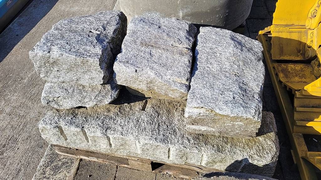 Pierres & tuiles: Granitsteine – D'occasion à Kerns par avr75 1