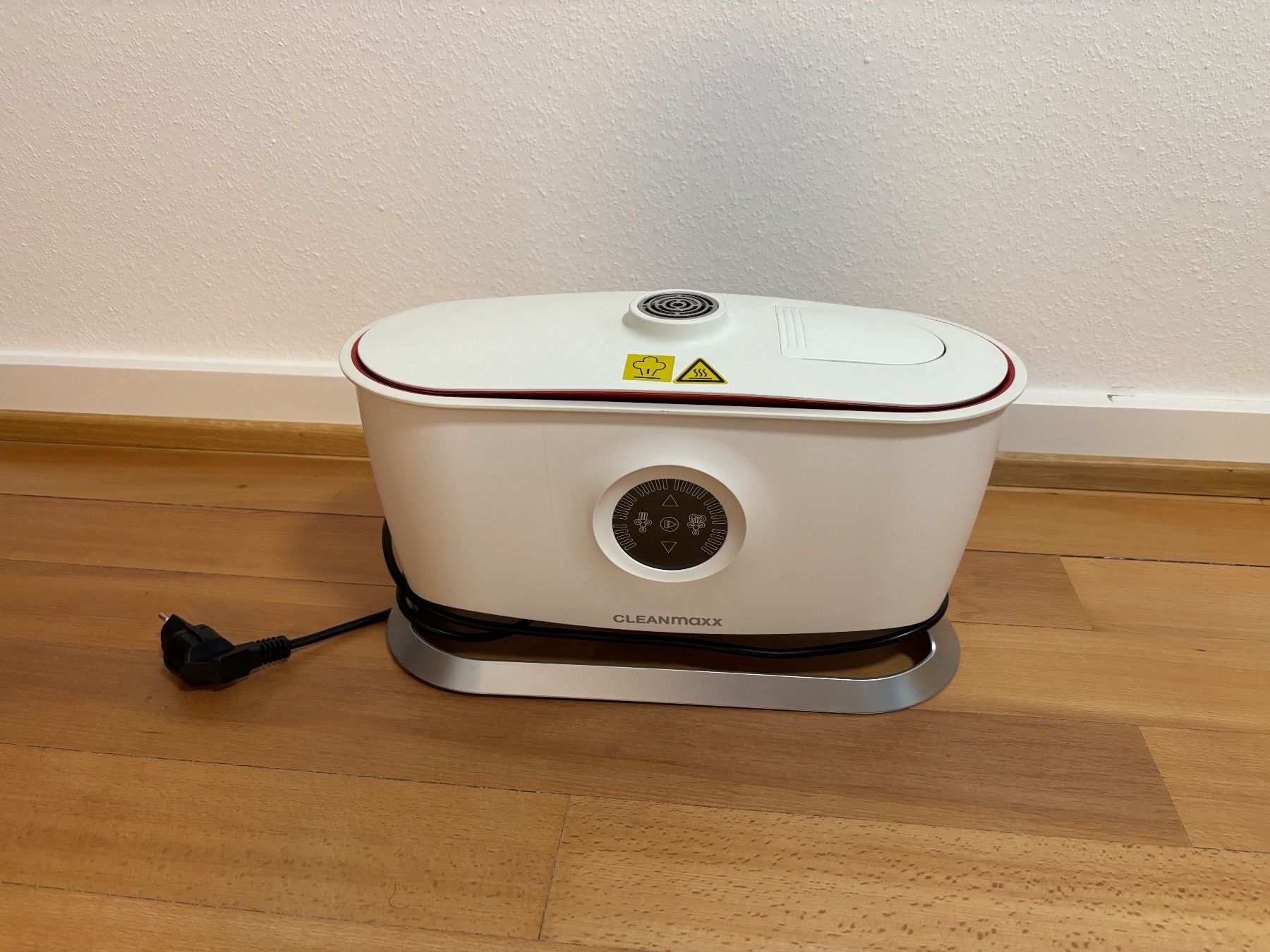 Cleanmaxx Bügeleisen: Hemdenbügler CleanMaxx 2968 – Gebraucht aus Basel von benzingg