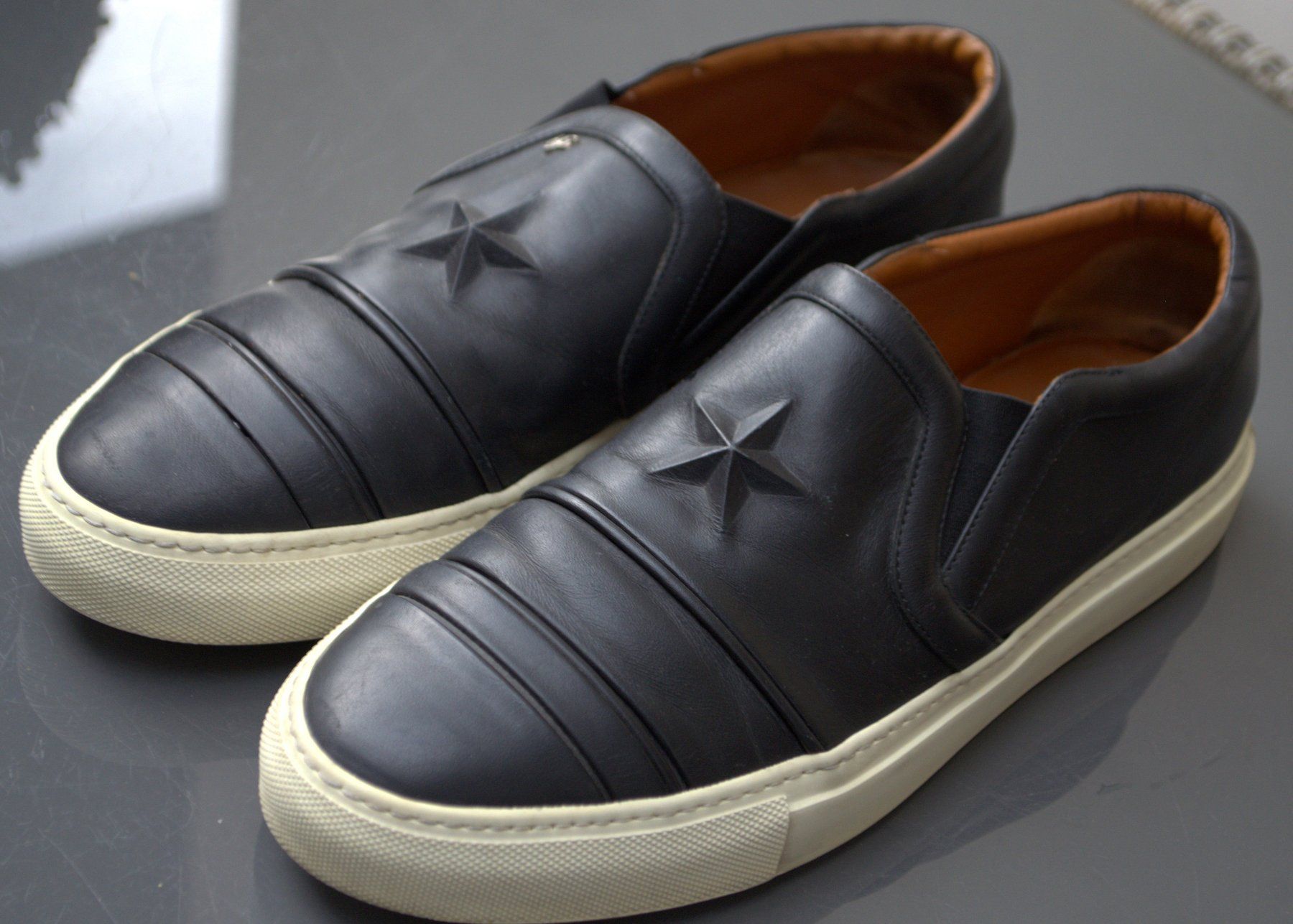 Givenchy Chaussures hommes: Givenchy Sneakers 44 – D'occasion à Collonges par arashee 2