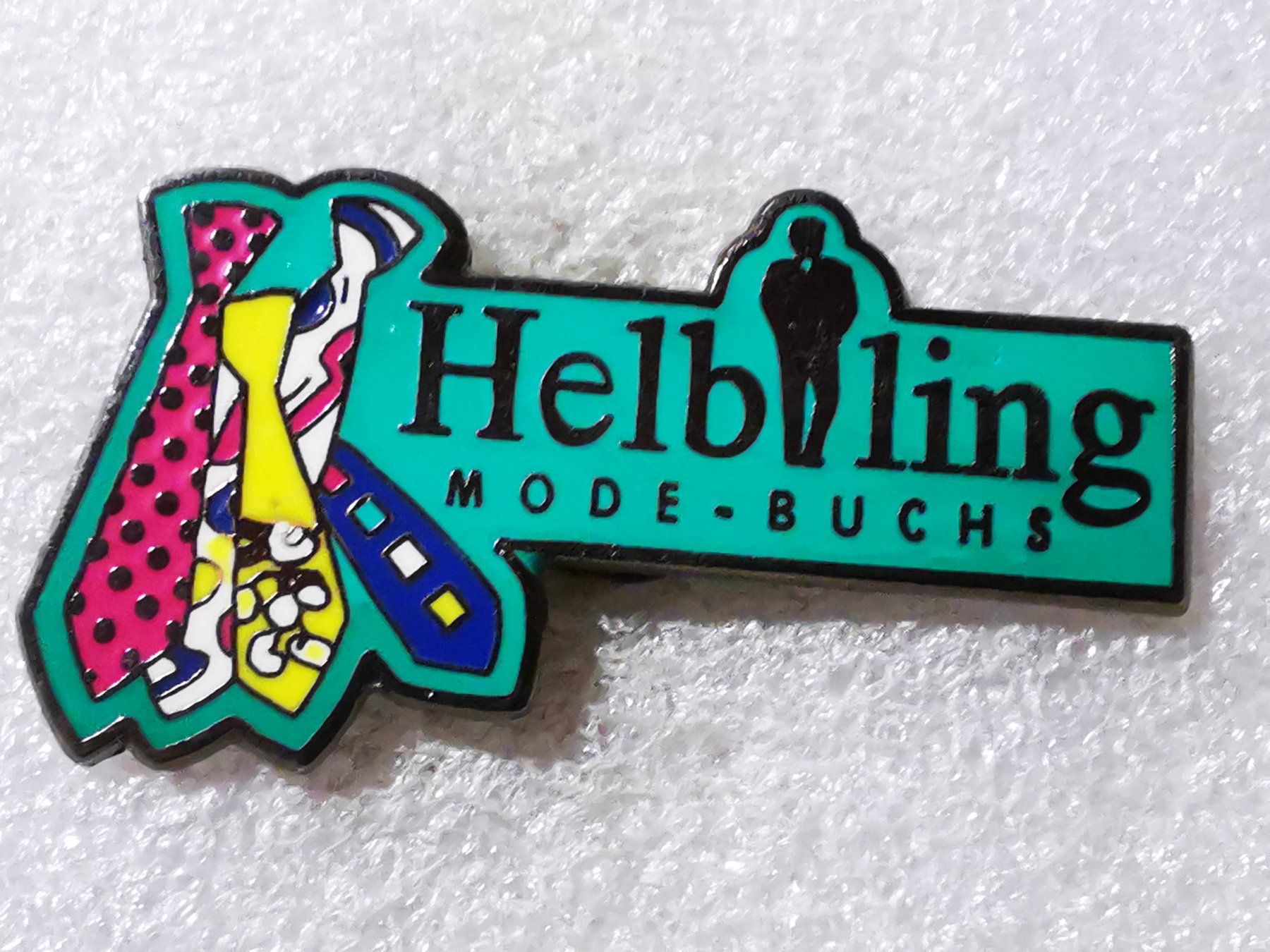 Placchette & Badge: Ansteckpin 125: Helb Ling Mode Buchs – Usato da Oppligen venduto da Pin-Fall-Shop