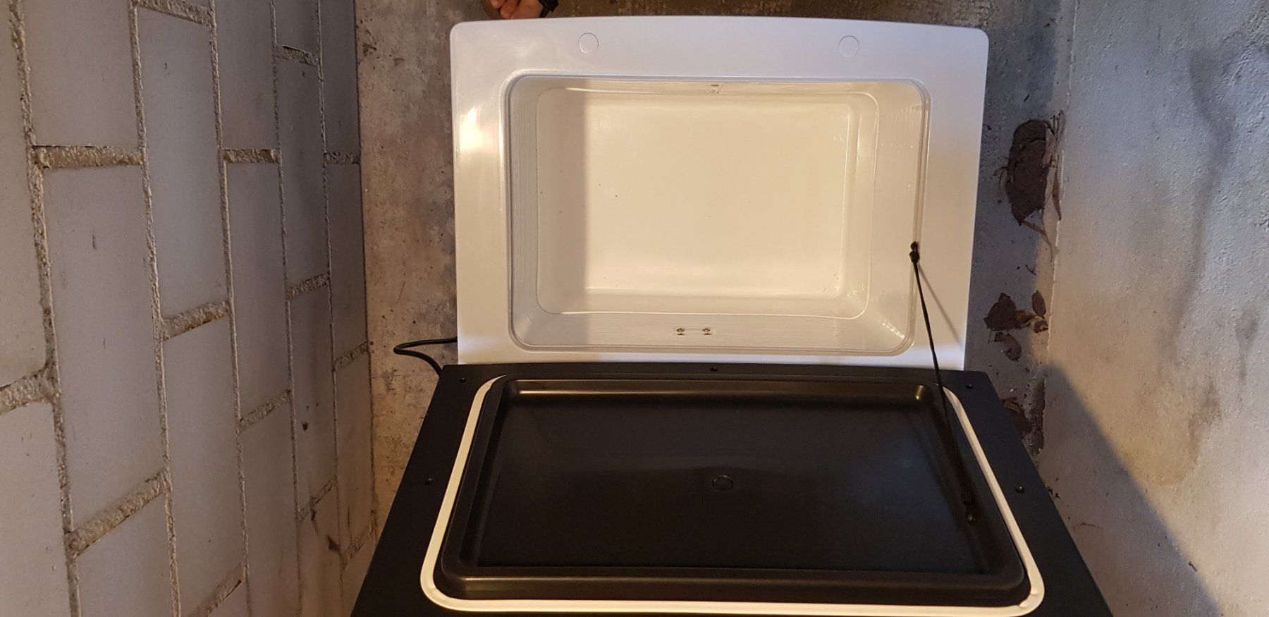Waeco Frigoriferi & Refrigeratori: CAMPING KÜHLBOX WAECO COOLFUN CK 40D – Usato da Aarburg venduto da Aare-Bueb 4