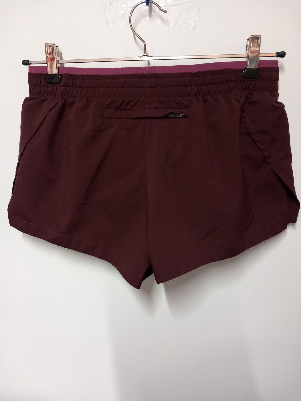 Nike Pantaloni: NIKE Dri-fit Short Gr.XS, bordeaux – Usato da Merligen venduto da muss_haben 1