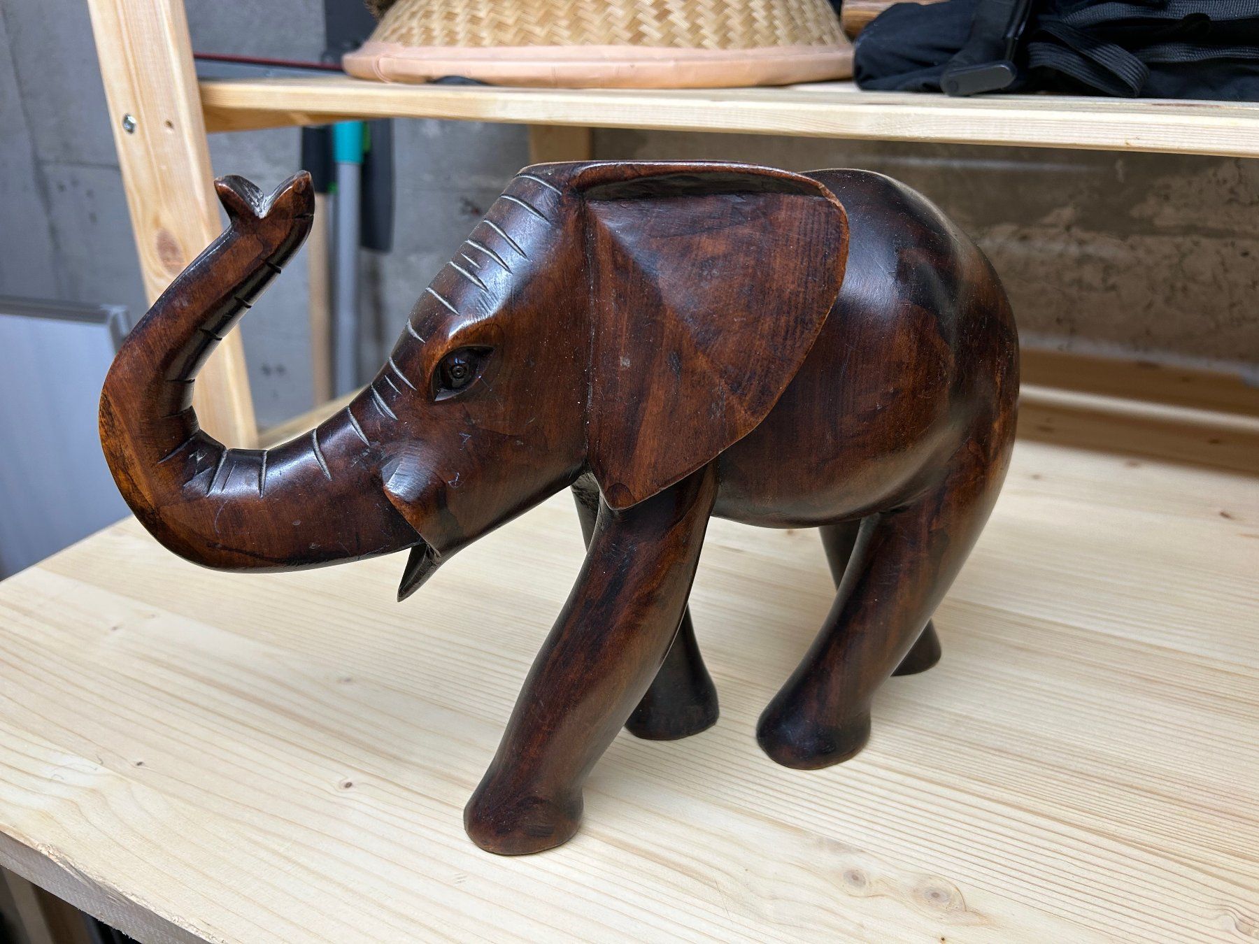 Figuren: Elefant Holz – Gebraucht aus Zürich von Ricardo-Veteran