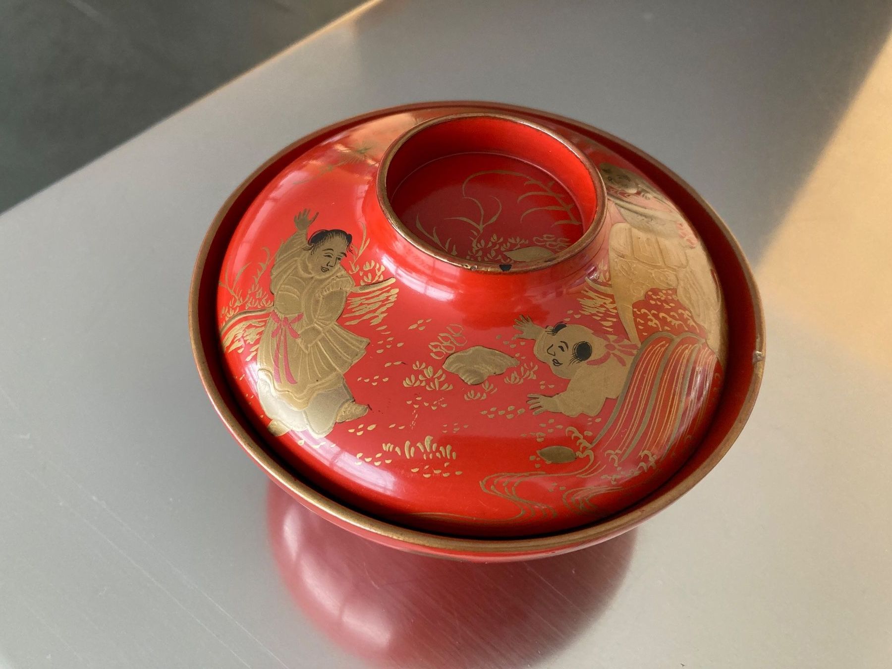 Ciotole: Wunderbare, antike Lackschale mit Deckel, Japan – Nuovo (secondo la descrizione) da Zürich venduto da einefreude