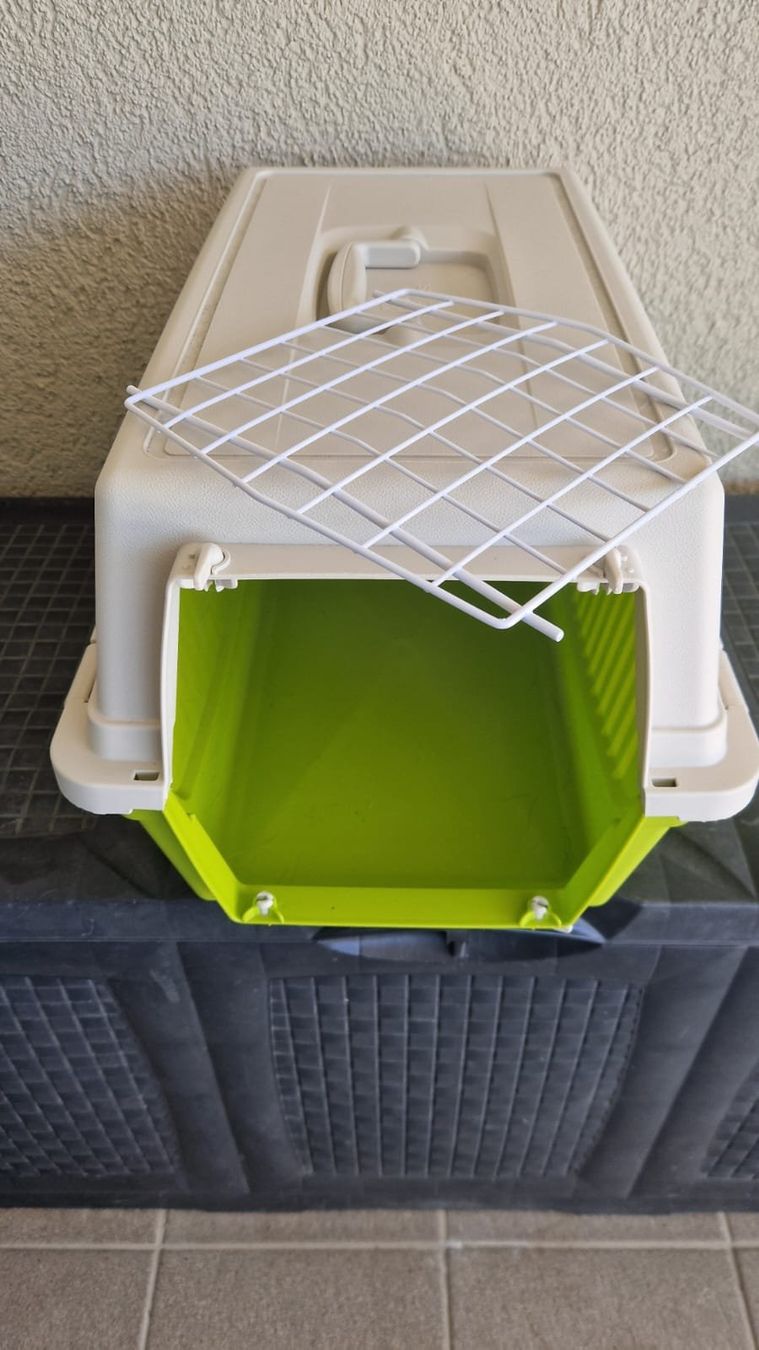 Gabbie, trasporto & Sicurezza: Transportbox für Katzen – Usato da Fehraltorf venduto da Tempo25