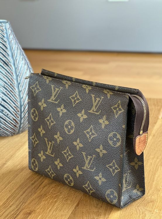 Louis best sale vuitton necessaire