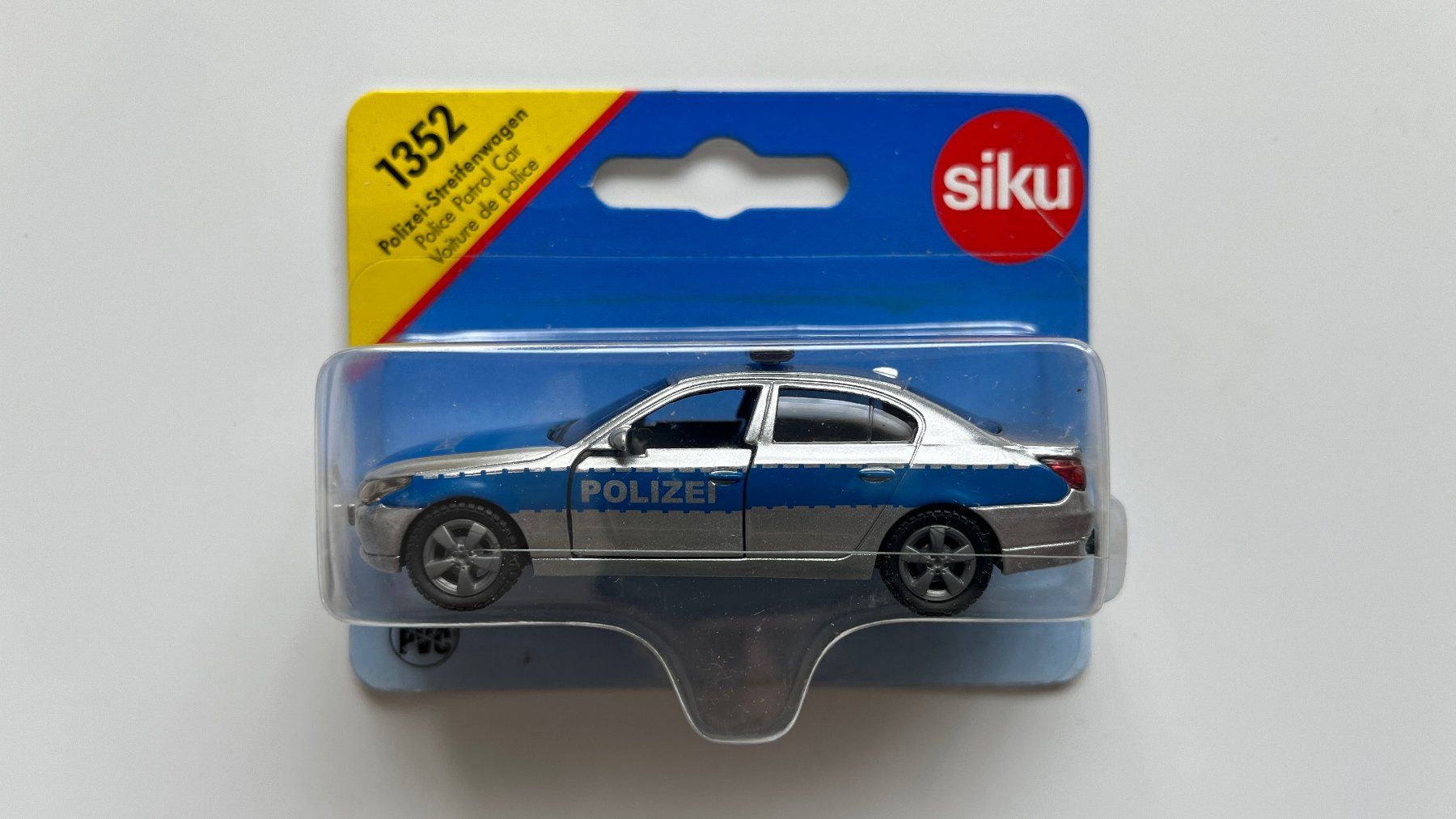 Siku Modellini d'auto: SIKU 1352 /  Polizei- Streifenwagen BMW 545i – Nuovo e nell'imballaggio originale da Wauwil venduto da swissGadgets