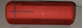 UE Boom Bluetooth Lautsprecher rot guter Zustand