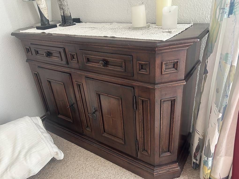 Kommoden: Sideboard Nussbaum – Gebraucht aus Reinach BL von mih_2f2w