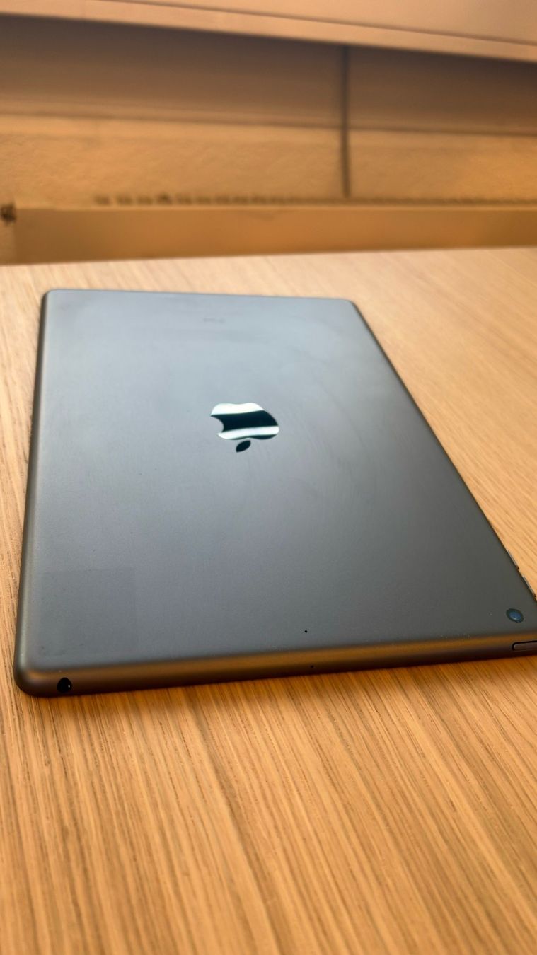 Apple Tablet PC: Apple iPad (7. Generation) | schwarz – Usato da Volketswil venduto da appmac67 5