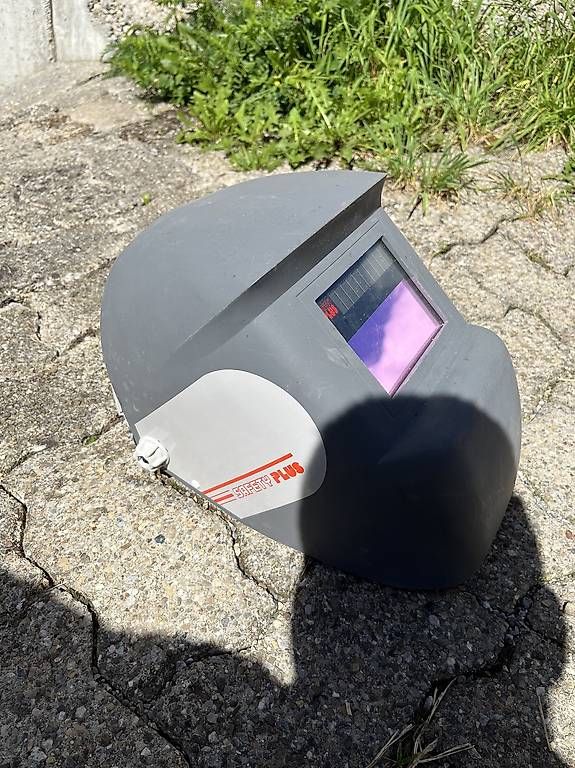 Postes à souder: Schweißhelm mit Automatischem Verdunklungsfilter – D'occasion à Bauma par chandraop6