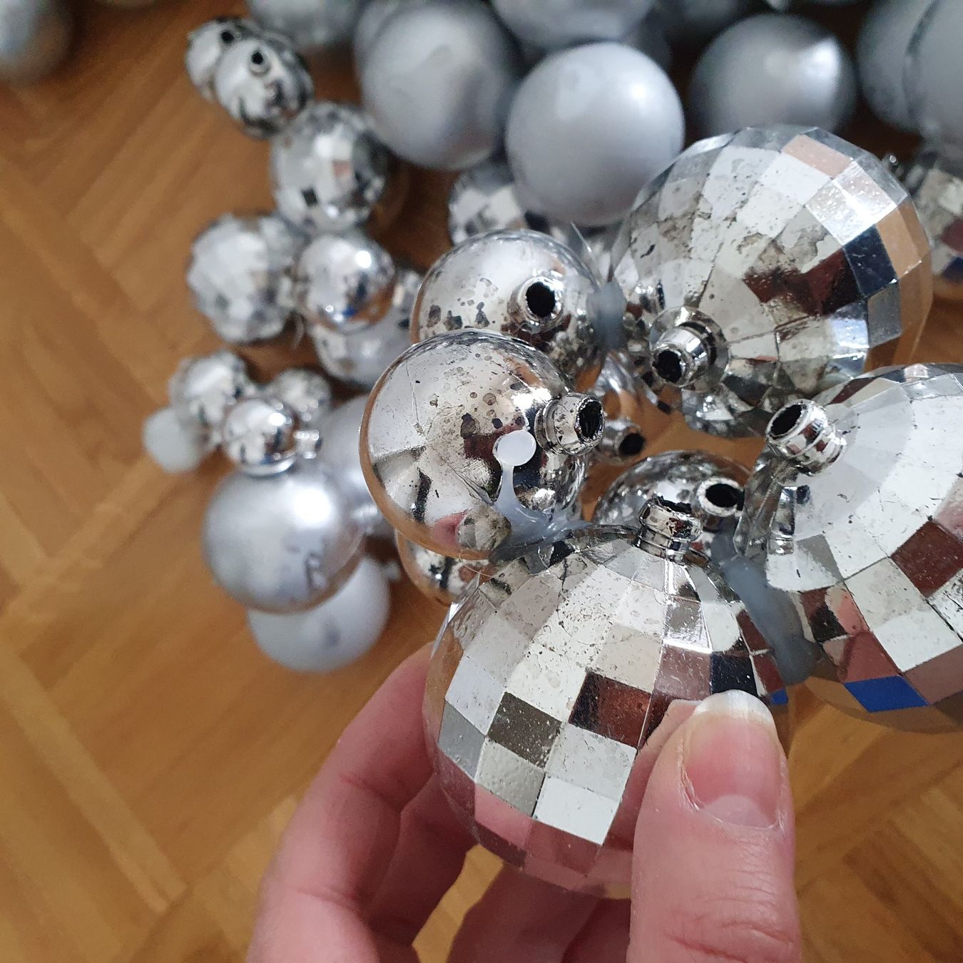 Tutte le decorazioni: Boules de Noël argentés – Difettoso da Prilly venduto da RoDyRe 2