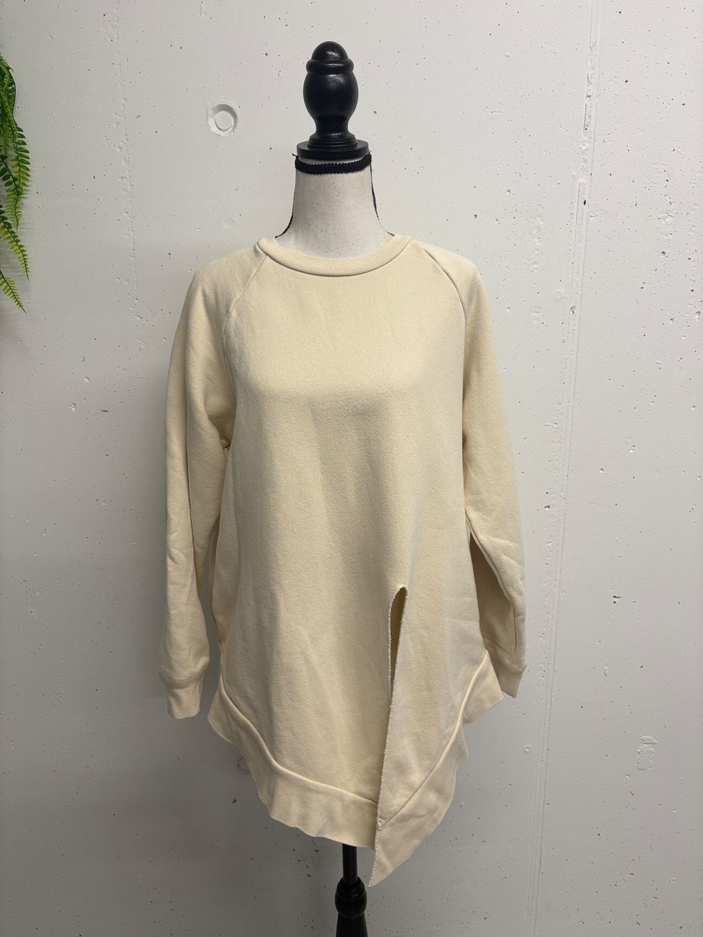 Maglioni & Felpe: JOSEPH Sweatshirt Gr. L creme Baumwolle Knot Pullover – Usato da Regensdorf venduto da sec_l5cr 1